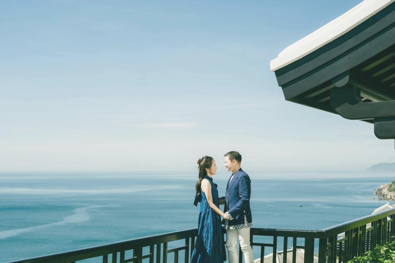 Команда благотворительной организации изучает новую систему управления проектами